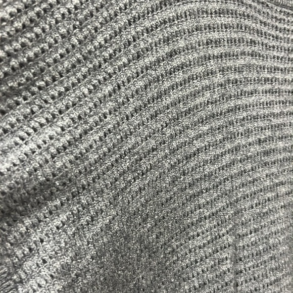 Neiman Marcus Cashmere Short Sleeve Sweater - Picture 4 of 5